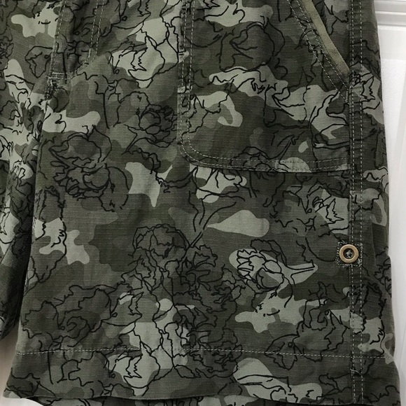 Carhartt El Paso Original Fit Camo Shorts Outdoor Ladies 12 Green Short Pants - Picture 7 of 14